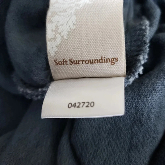 Soft Surroundings Top Malolo Embroidered 3/4 Sleeve Ruffle Hem V Neck Shirt - Picture 9 of 9